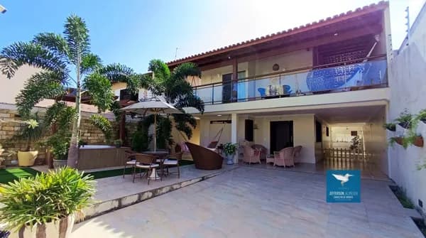 Belíssima Casa Duplex Próximo a Av. Edilson Brasil Soares no Parque Manibura, Grande Potencial Comercial, Nascente com Amplo Recuo Frontal, Varandão, 171m2, 05 Suítes, Lote com 319m2 (11m x 29m), 06 Vagas