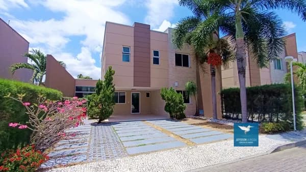Casa Duplex com Móveis Planejados, Amplo Lote e Deck Privativo a Poucos Metros da CE040 em Condomínio no Eusébio, 172m2, 04 Suítes, 05 Vagas