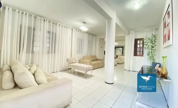 Casa Duplex em Rua Pública com Deck e Piscina no Melhor do Bairro Luciano Cavalcante, Varandão, Casa Duplex com Deck e Piscina no Bairro Luciano Cavalcante, Próximo as Praças, 04 Suítes, 04 Suítes, Dependência, 211m2, 04 Vagas