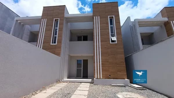 Ótimo Custo & Benefício em Eusébio! Casa Duplex Nova em Rua Sem Saída Próximo ao Shopping Eusébio e CE040, 03 Suítes, Recuo Frontal, Corredor Lateral, 02 Vagas