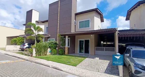 Casa Duplex com Móveis Planejados, Energia Solar e Deck Privativo a Poucos Metros da CE040 em Condomínio no Eusébio. Pronta Para Morar! Ampla Sala, Home Office, 150m2, 03 Suítes, 02 Vagas