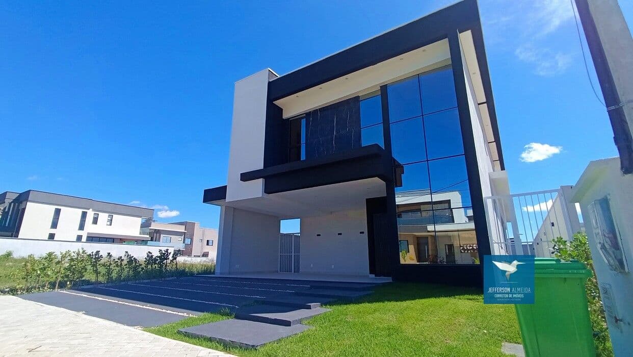 Casa Duplex Nova com Varanda Gourmet e Piscina Privativos na Cidade Alpha (Terras Alphaville 04), 241,29m2, 04 Suítes, Gabinete, Varandão, 04 Vagas