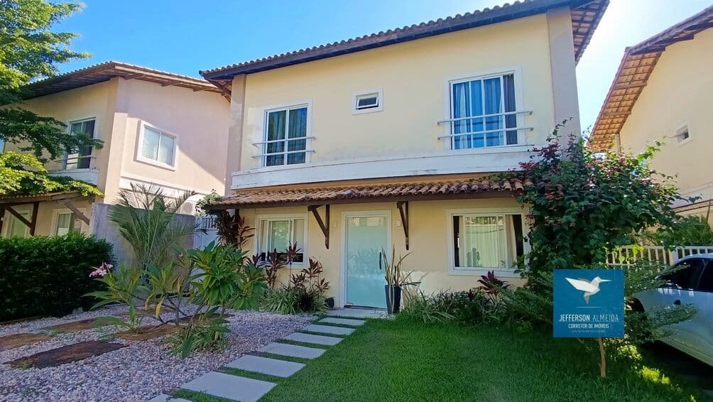 Casa Duplex em Condomínio com Deck e Piscina Privativos, Móveis Planejados e a Poucos Metros do Shopping Eusébio, 205m2, 04 Suítes, Closet, Home Office, Dependência, Lote 372m2, 03 Vagas