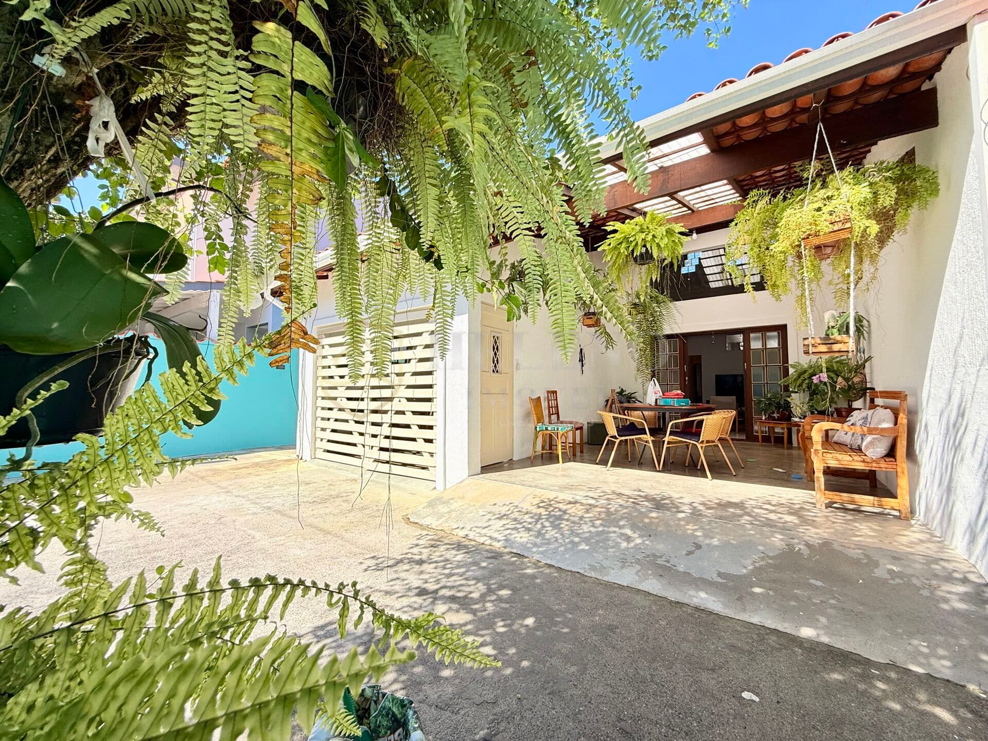 Casa térrea com 3 dormitórios no Porto Grande