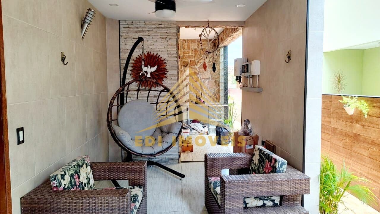 Casa à venda 4 quartos, 3 vagas, na rua Professor Carlos Cortês, Itaipu, Niterói, RJ