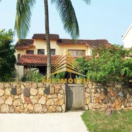 Casa em Condomínio, com 3 dormitórios , em Itaipu!!