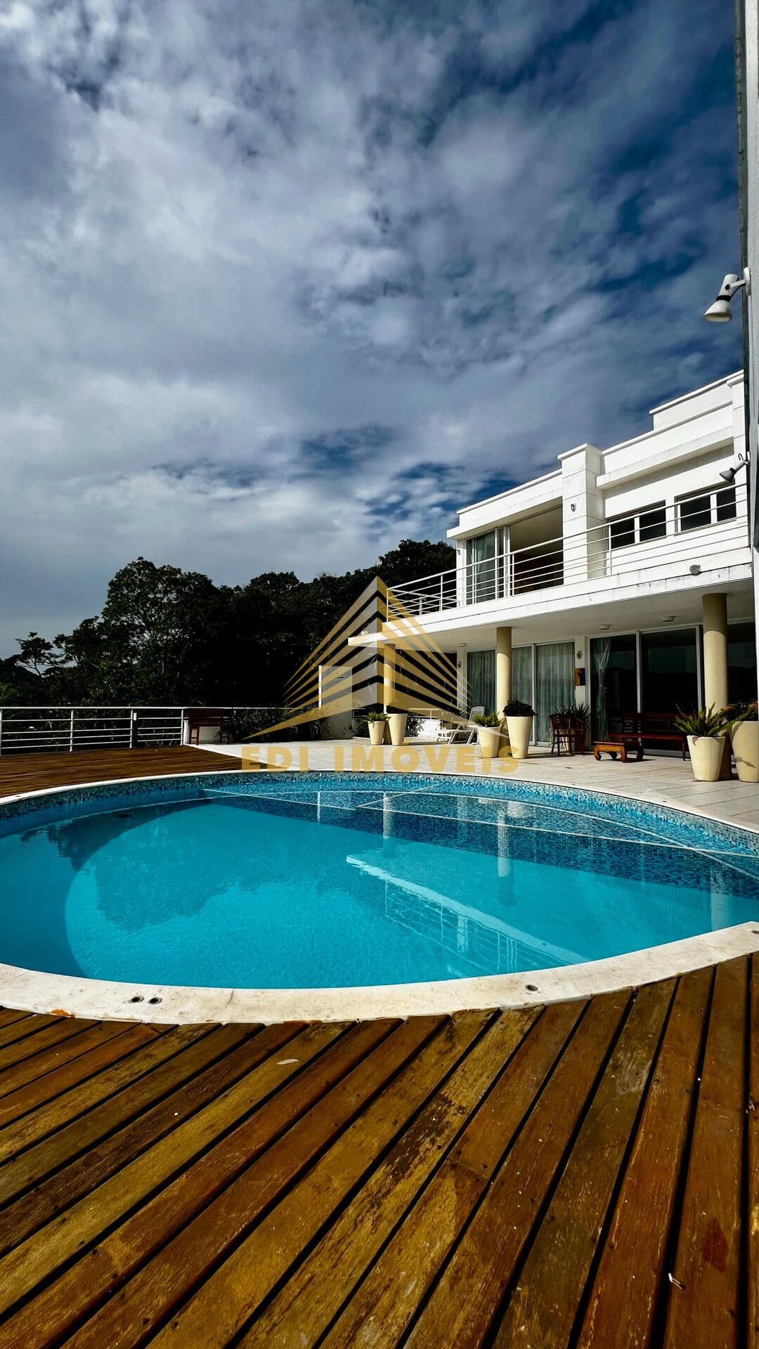 Casa Alto Padrão em Piratininga - Residencial Camboatá