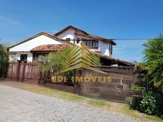 Casa em condomínio
