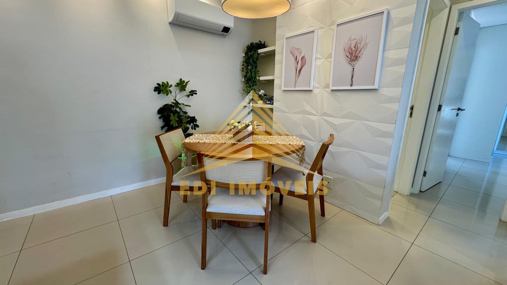 Apartamento de 2 quartos com suíte em Piratininga, Niterói/RJ