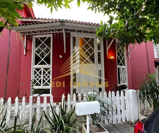 Casa Alto Padrão em Piratininga.