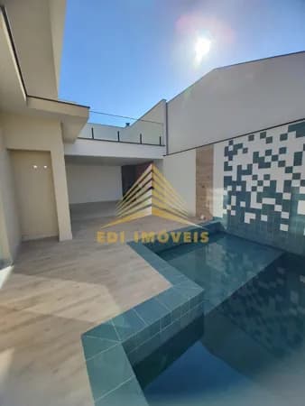 Excelente Casa de Alto Padrão, Moderna com 3 quartos, 3 suítes em Camboínhas!