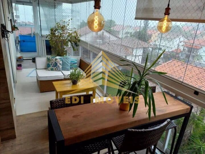Apartamento em condomínio de frente para o mar!