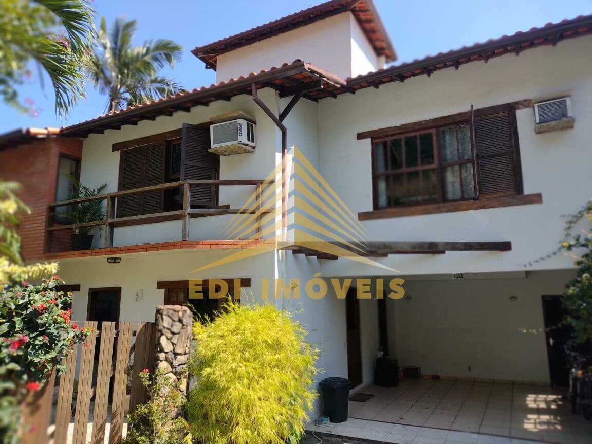 Casa em Niterói - Pendotiba