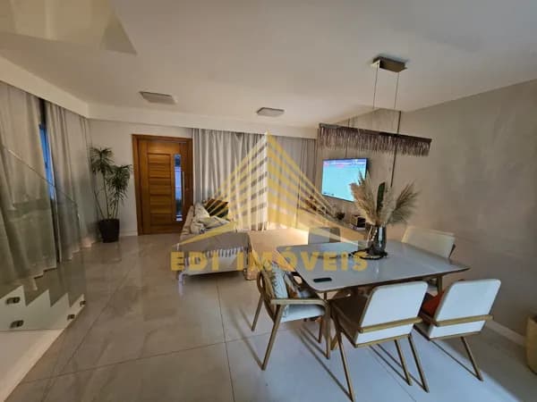 Casa em Niterói - Engenho do Mato