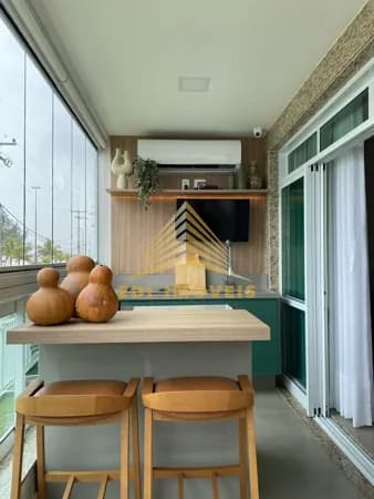 Apartamento Alto Padrão à Beira Mar - Praia de Piratininga - Niterói/RJ