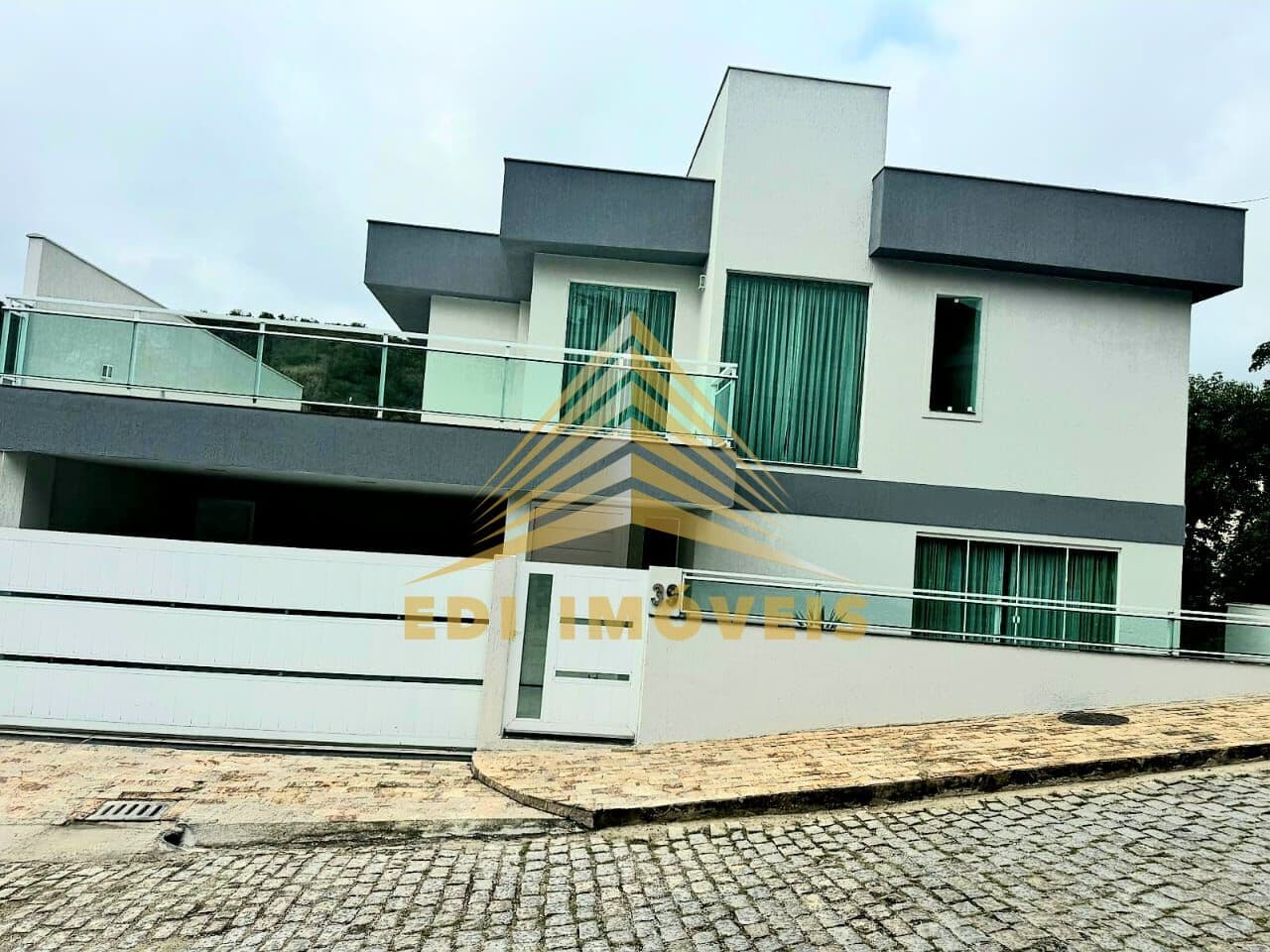 Casa à venda 4 quartos, 2 vagas, moderna, Condomínio Reserva Park, Maria Paula, Niterói, RJ