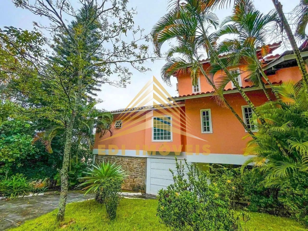 Casa Duplex de Alto Padrão em Camboinhas