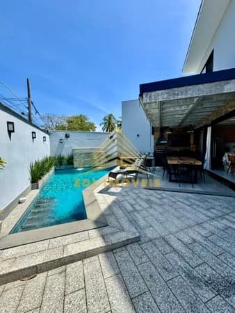 Casa Alto Padrão em Camboinhas - PORTEIRA FECHADA!!!