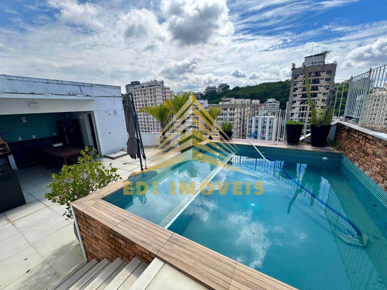 Apartamento em Niterói - Ingá