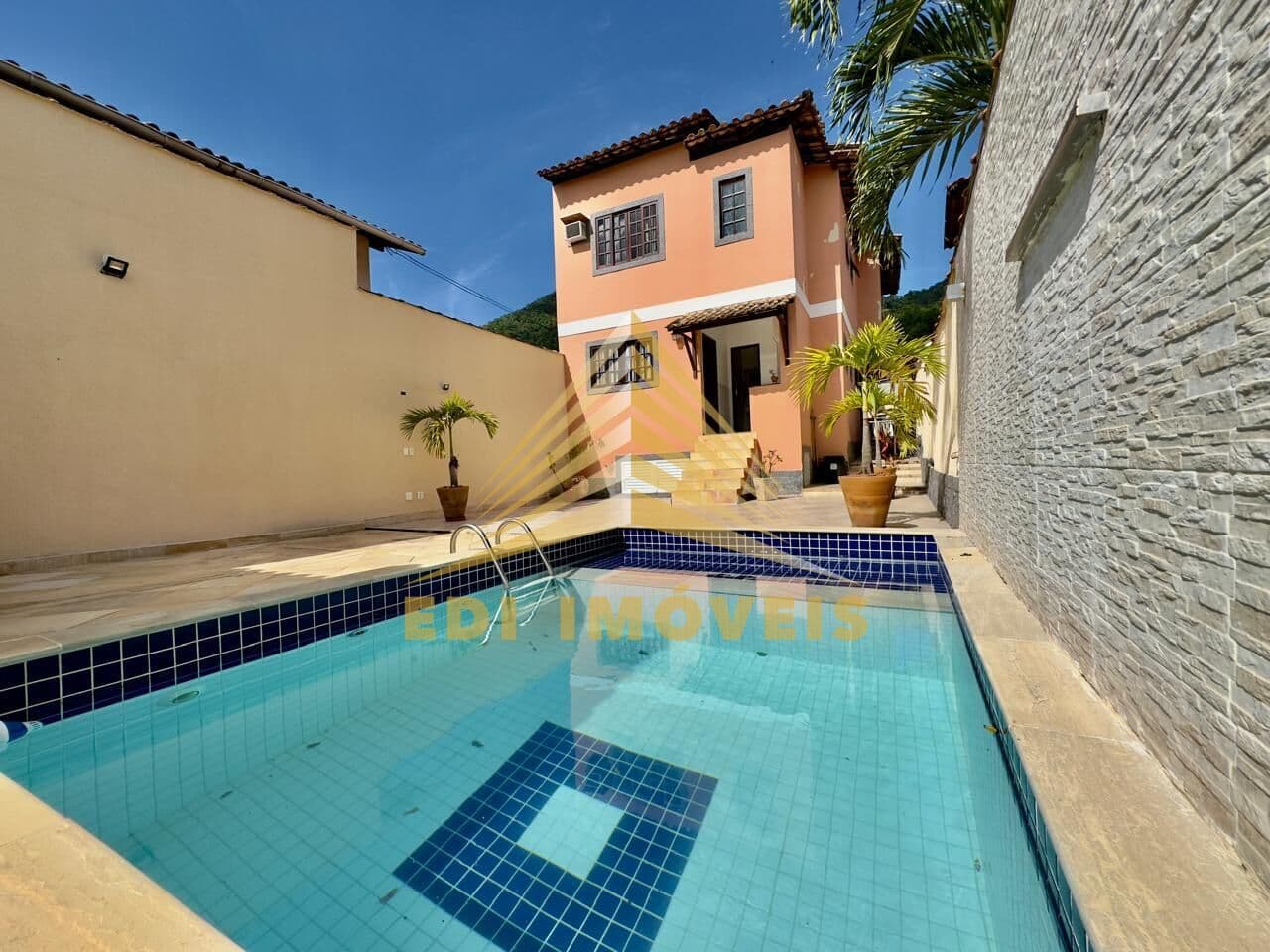 Casa em Niterói - Engenho do Mato