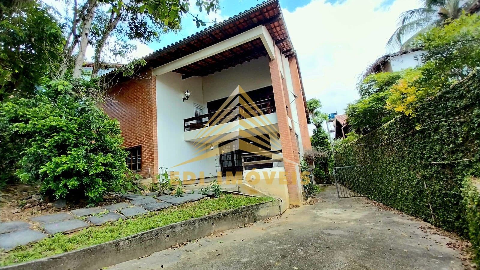 Casa à venda 3 quartos, quintal, vagas de garagem, Condomínio Jardim das Acácias, Largo da Batalha, Niterói, RJ