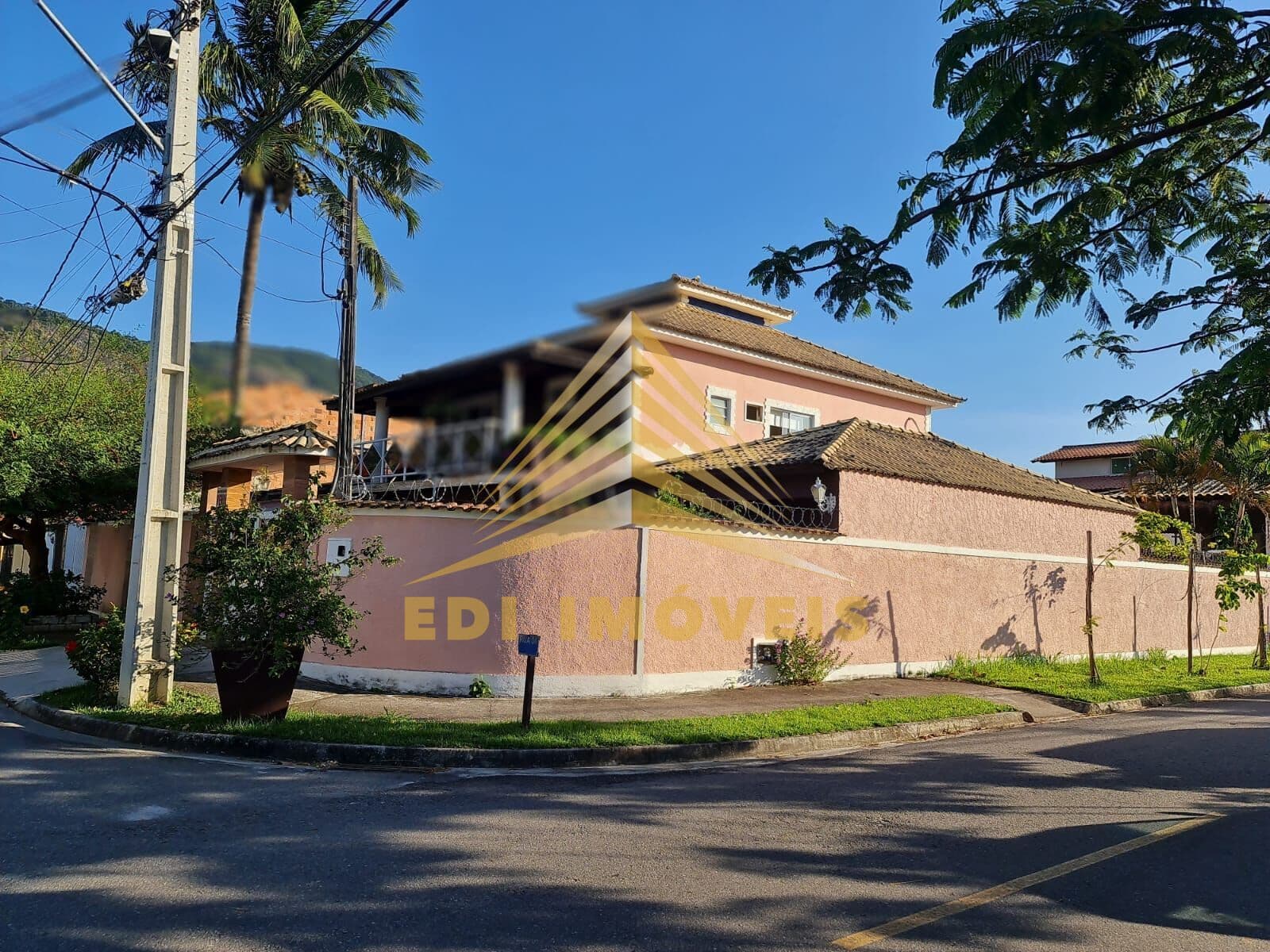Casa com 5 quartos sendo 2 suítes - BOA VISTA - Itaipu