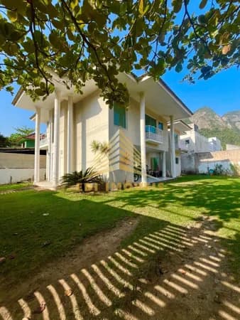 Casa em Niterói - Itacoatiara