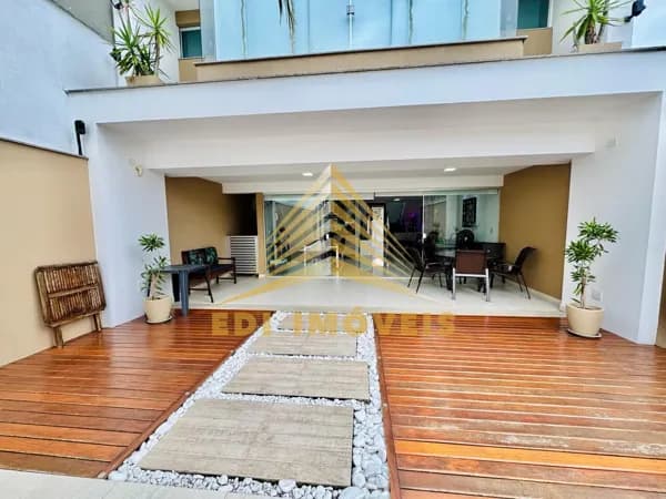 🏖️ Casa de Alto Padrão à Venda em Camboinhas – Niterói