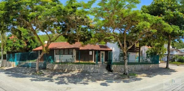 Casa à venda no bairro Trindade em Florianópolis SC.