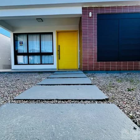 Casa Seminova à Venda Próxima à Secretaria do Continente na Coloninha em Florianópolis
