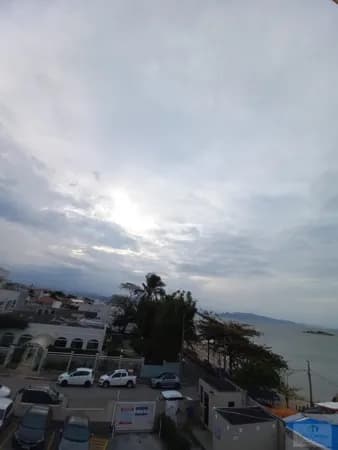 Apartamento à Venda – 2 Quartos com Vista para o Mar!