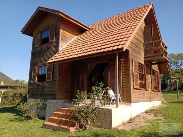 Terreno com Casa Chalé na Praia do Santinho - Florianópolis