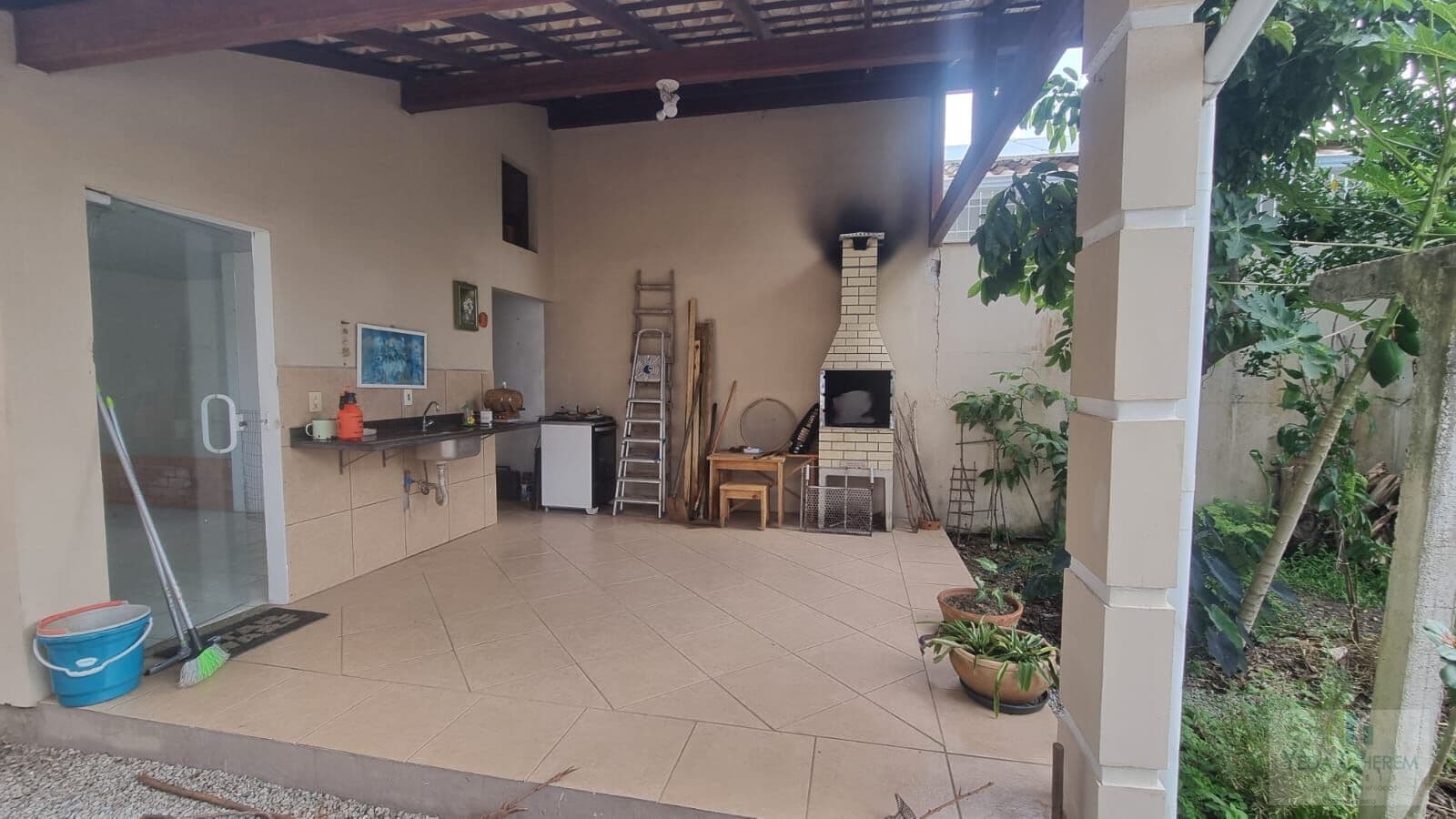 Casa Padrão a venda no bairro Carianos Florianópolis SC.