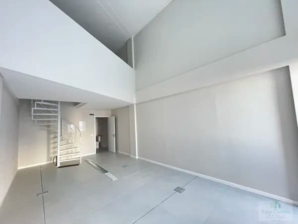 Loja comercial na Trindade