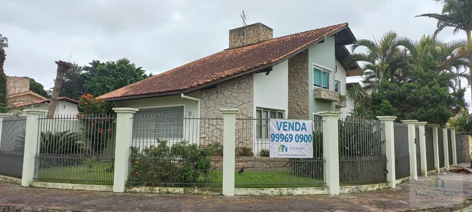 Casa à Venda no Bairro Carianos, no Sul da Ilha em Florianópolis- SC