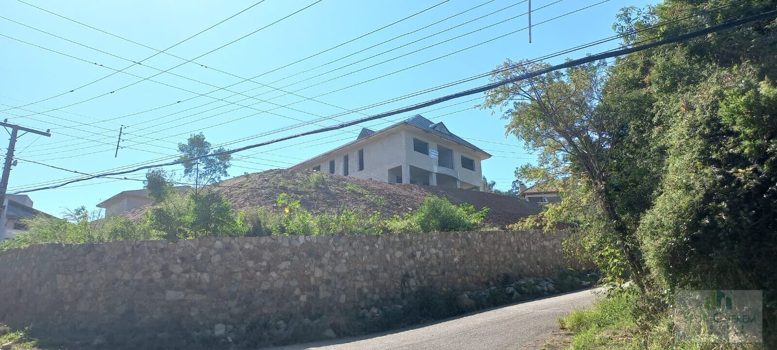 Casa Alto Padrão em Fase de Acabamento no Caiobig
