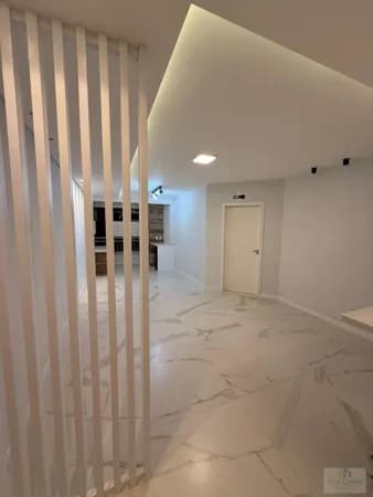 Apartamento Reformado na Orla de Coqueiros – Conforto, Praticidade e Excelente Localização.