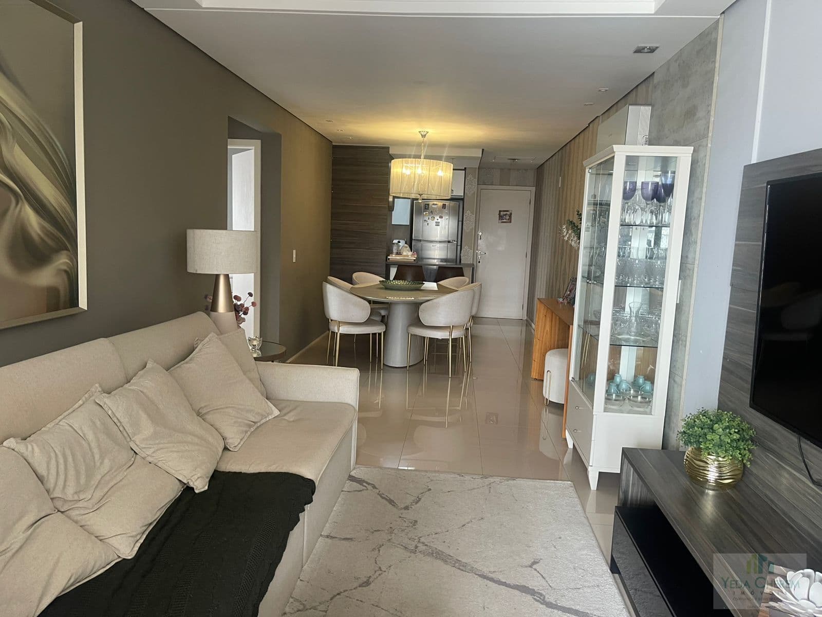Belíssimo Apartamento à Venda no Bairro Estreito – 2 Dormitórios (1 Suíte)