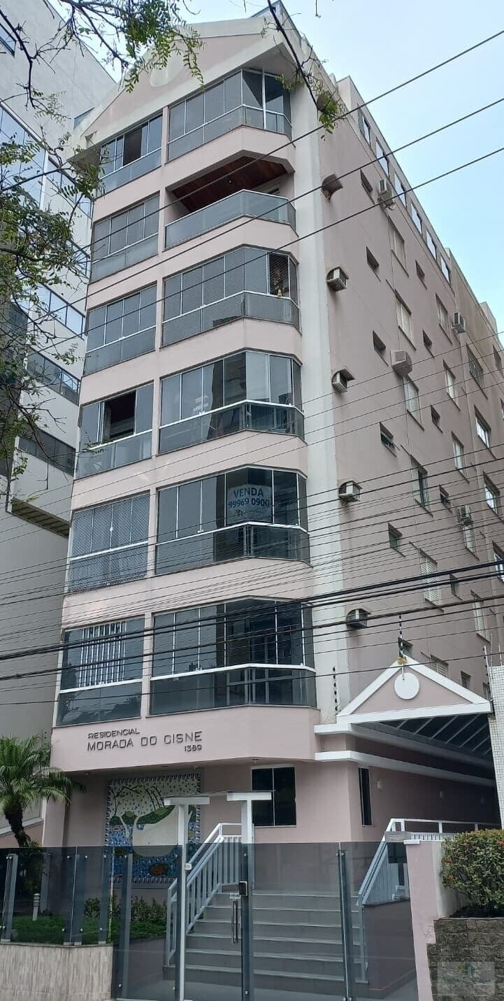Apartamento de 2 dormitórios no Centro de Floripa