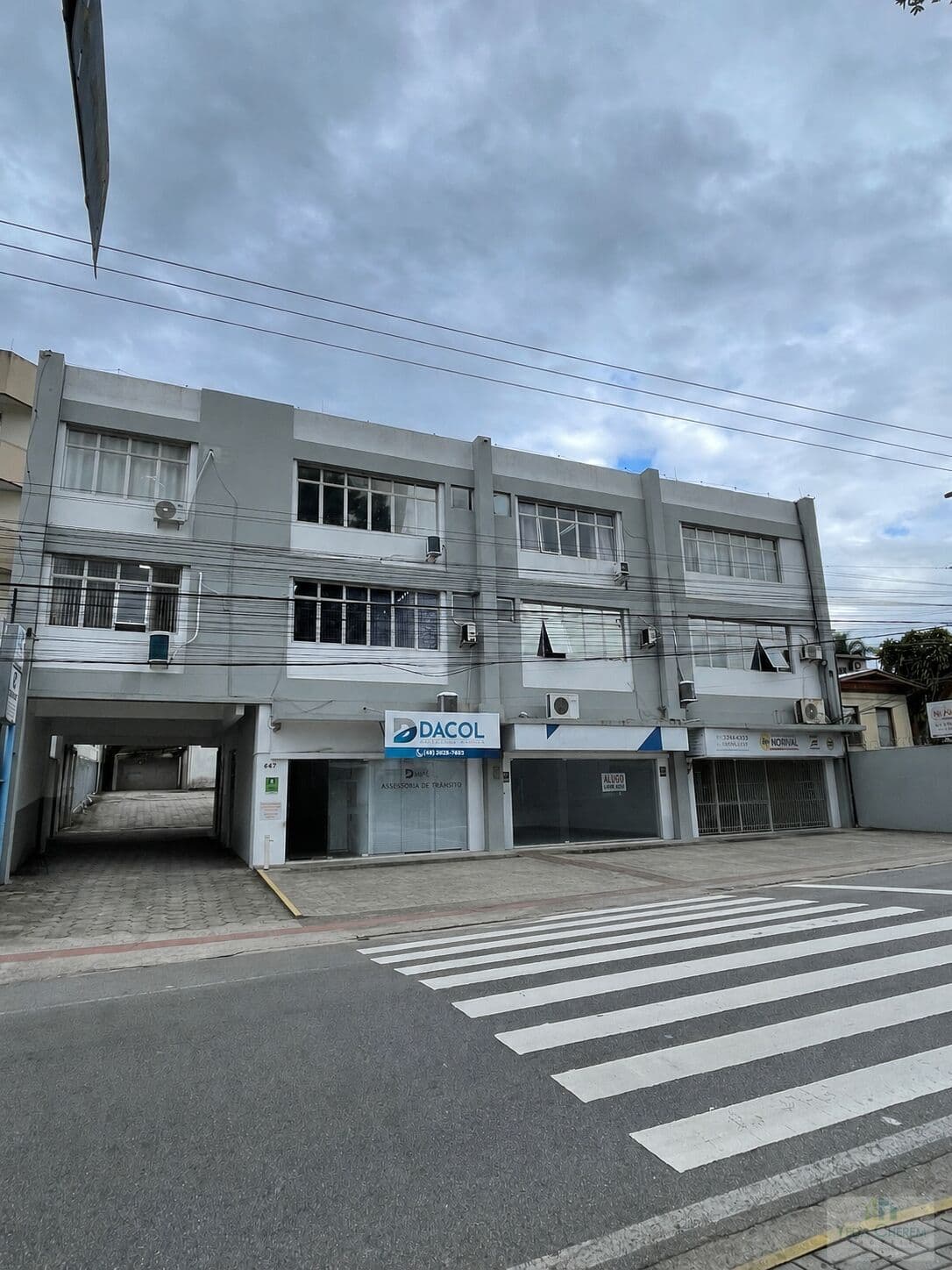 Sala/Conjunto em Florianópolis - Estreito