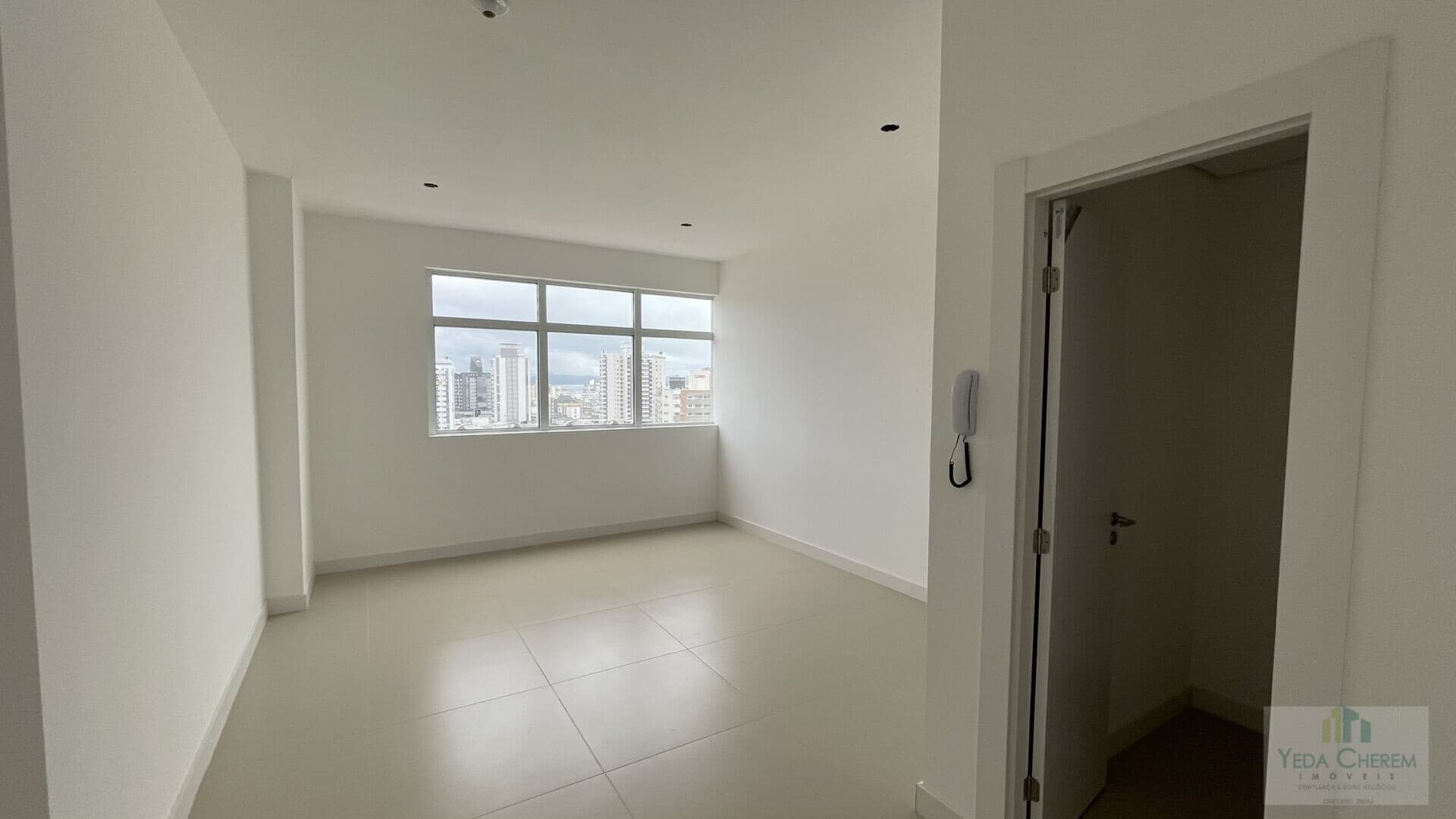 Sala/Conjunto em Florianópolis - Estreito