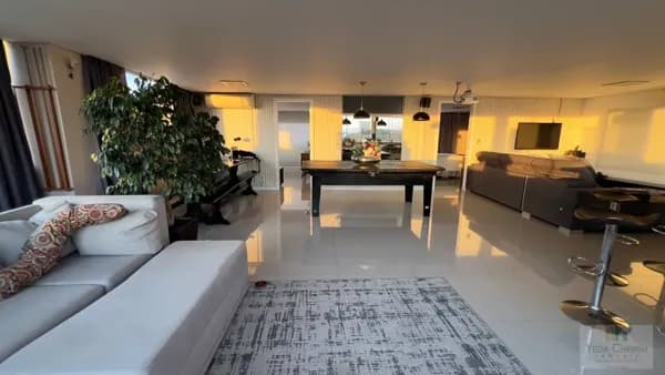 Cobertura linear com 4 dormitórios, vista sensacional à venda, 234 m² - Abraão - Florianópolis/SC