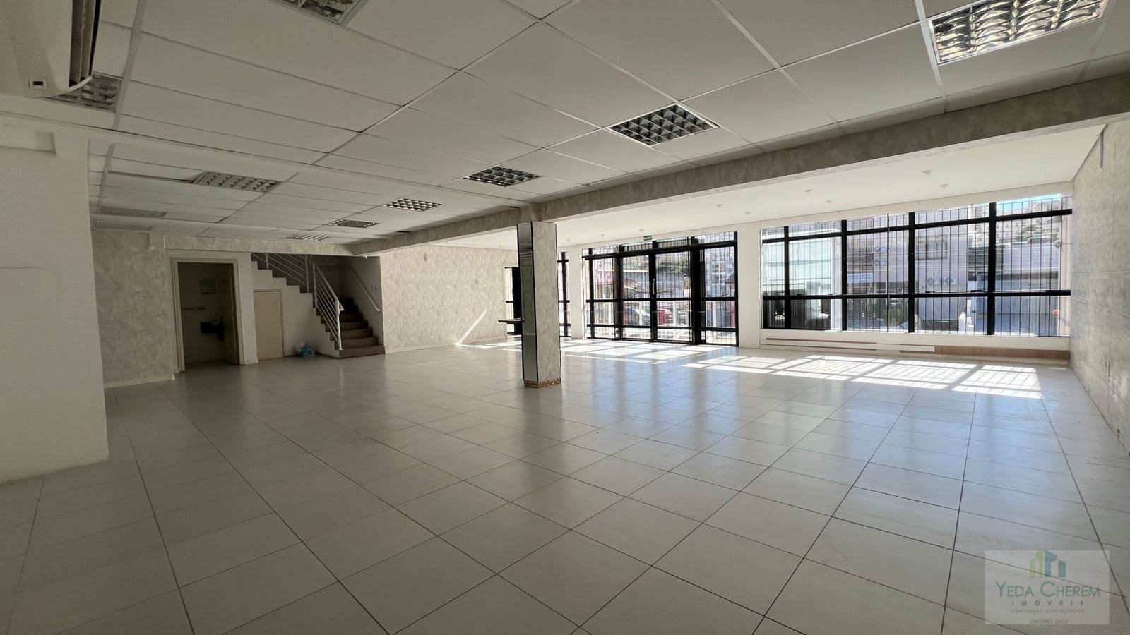 Prédio Comercial em Estreito, Florianópolis/SC