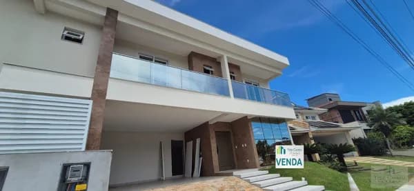 Casa em Condomínio Fechado