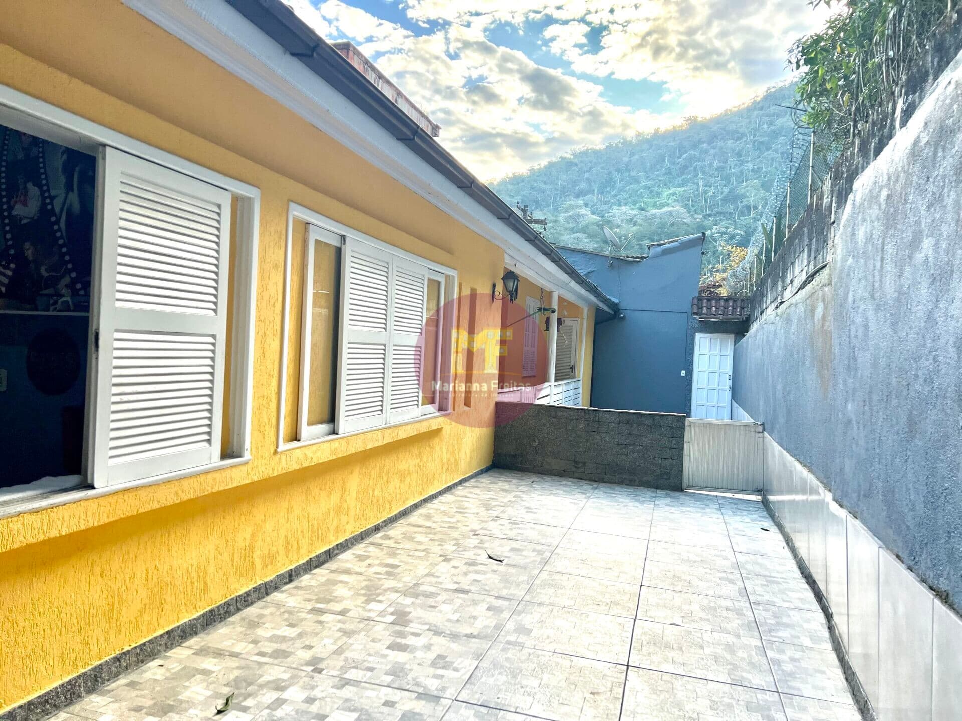 Casa em Petrópolis - Nogueira