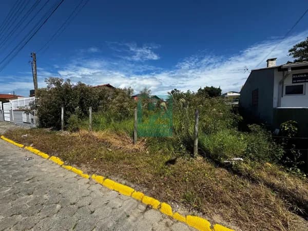 Terreno Pronto Para Construir a 350 Metros Do Mar Em Zimbros - Bombinhas/SC