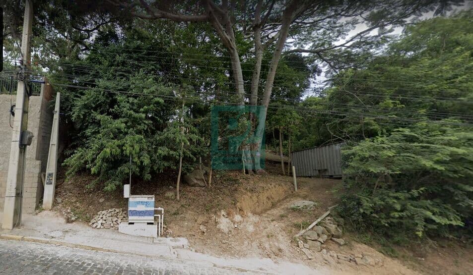 Terreno Em Bombinhas - SC Com Localização Privilegiada!!!