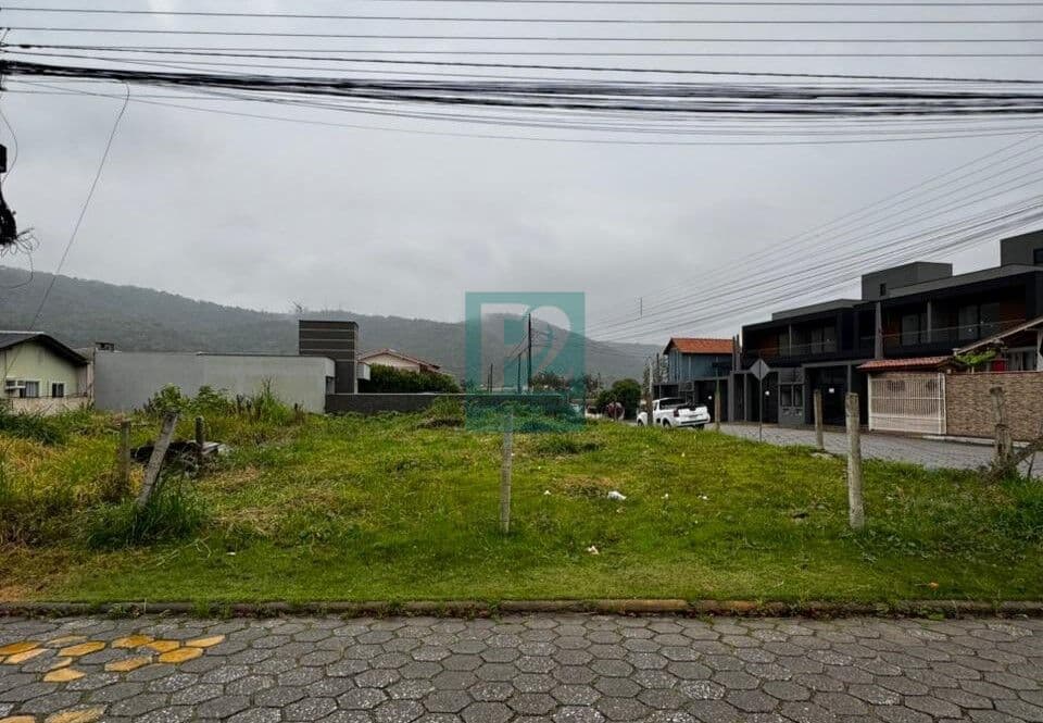 Terreno de Esquina Pronto Para Construir na Praia de Zimbros em Bombinhas - SC!!!