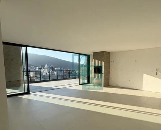 Ampla Cobertura de Altíssimo Padrão Vista Mar na Praia de Bombas em Bombinhas/SC!!!