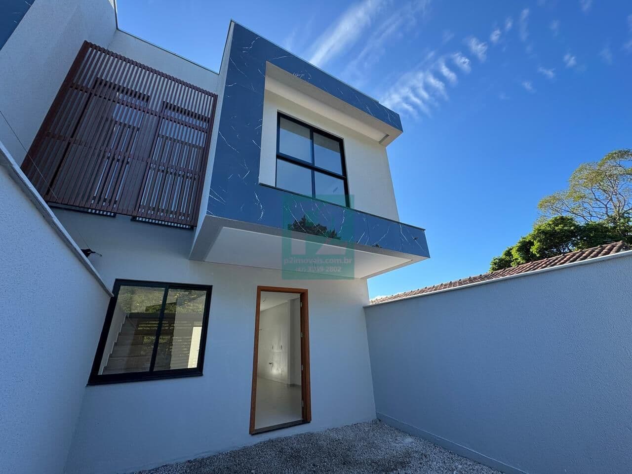 Casa Nova com 3 Dormitórios e Excelente Padrão de Acabamento Em Bombas - Bombinhas/SC